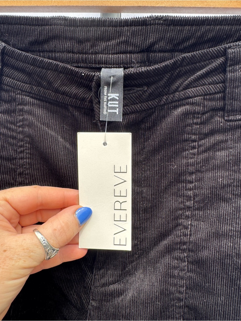 Evereve Black Straight-Leg Jeans - Picture 8 of 13